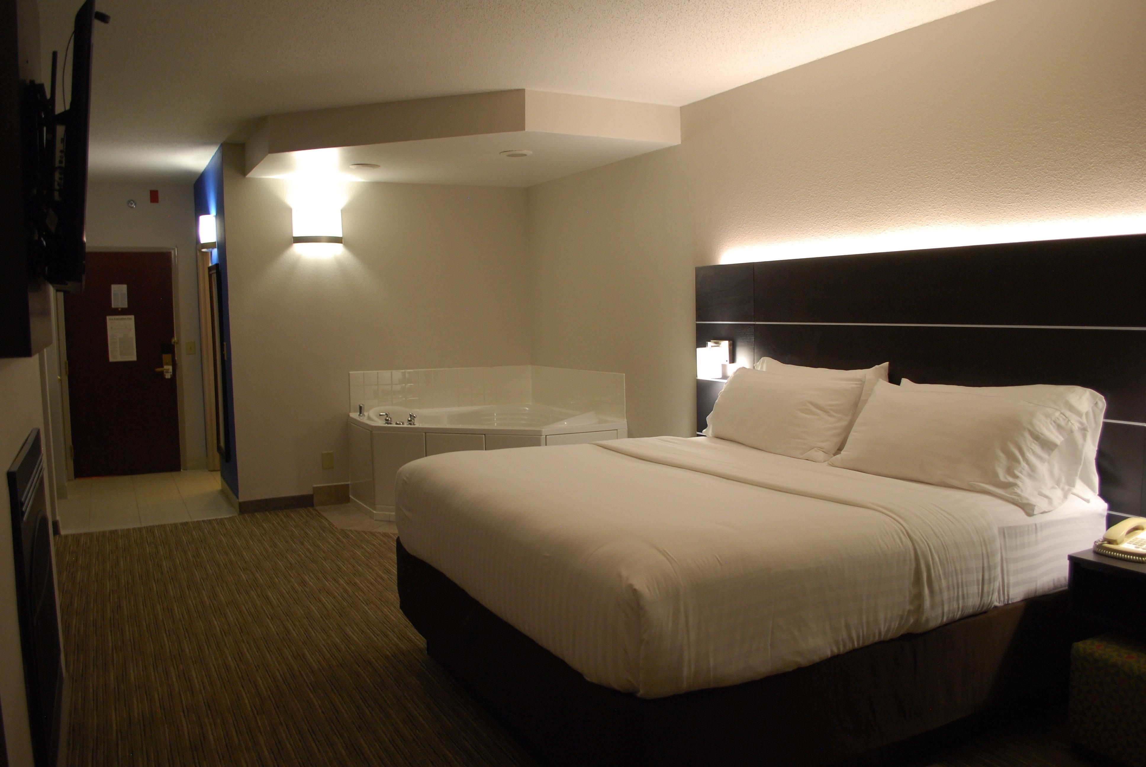 Express & Kingsport-meadowview I-26 By Ihg Hotel Kingsport