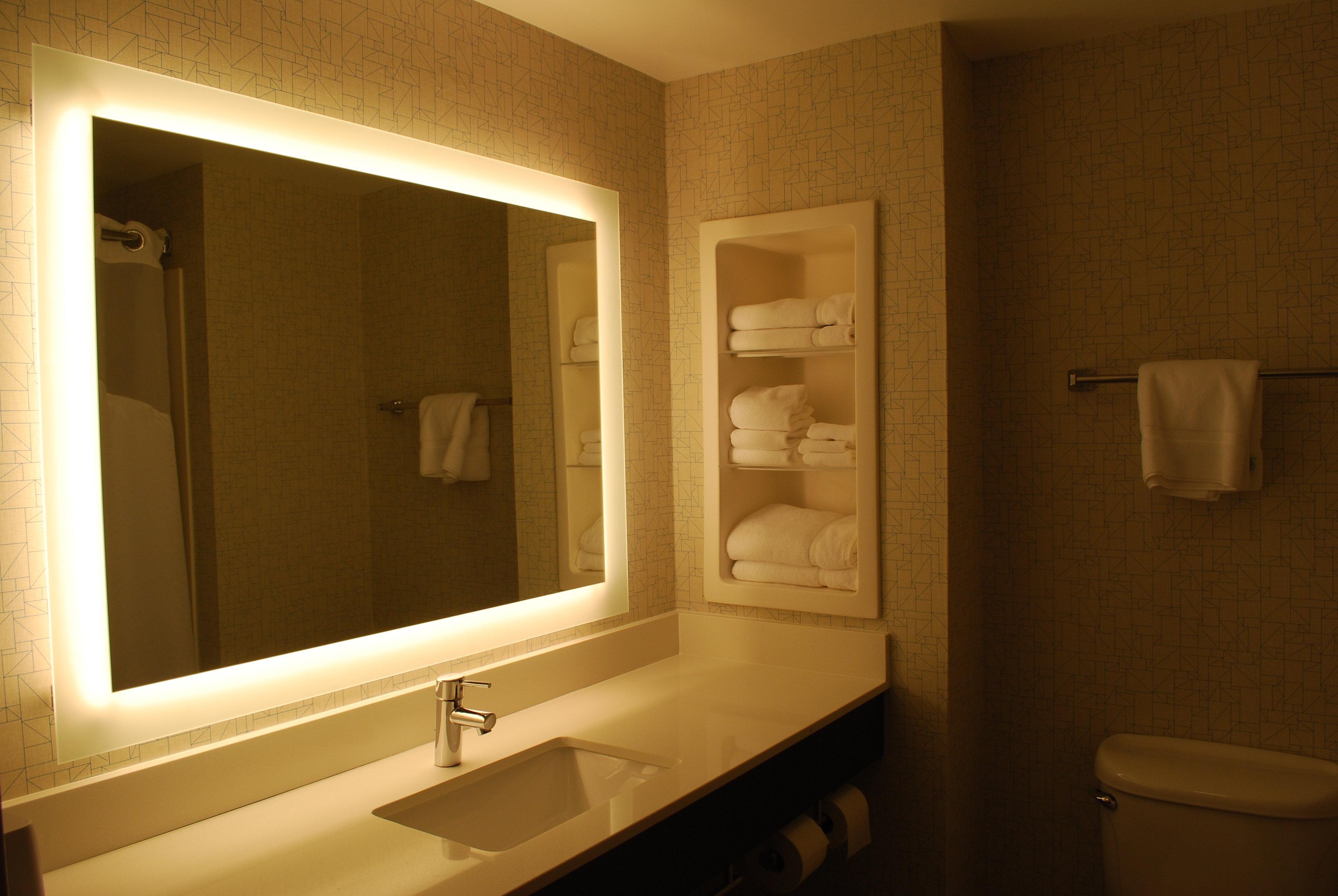 Express & Kingsport-meadowview I-26 By Ihg Kingsport