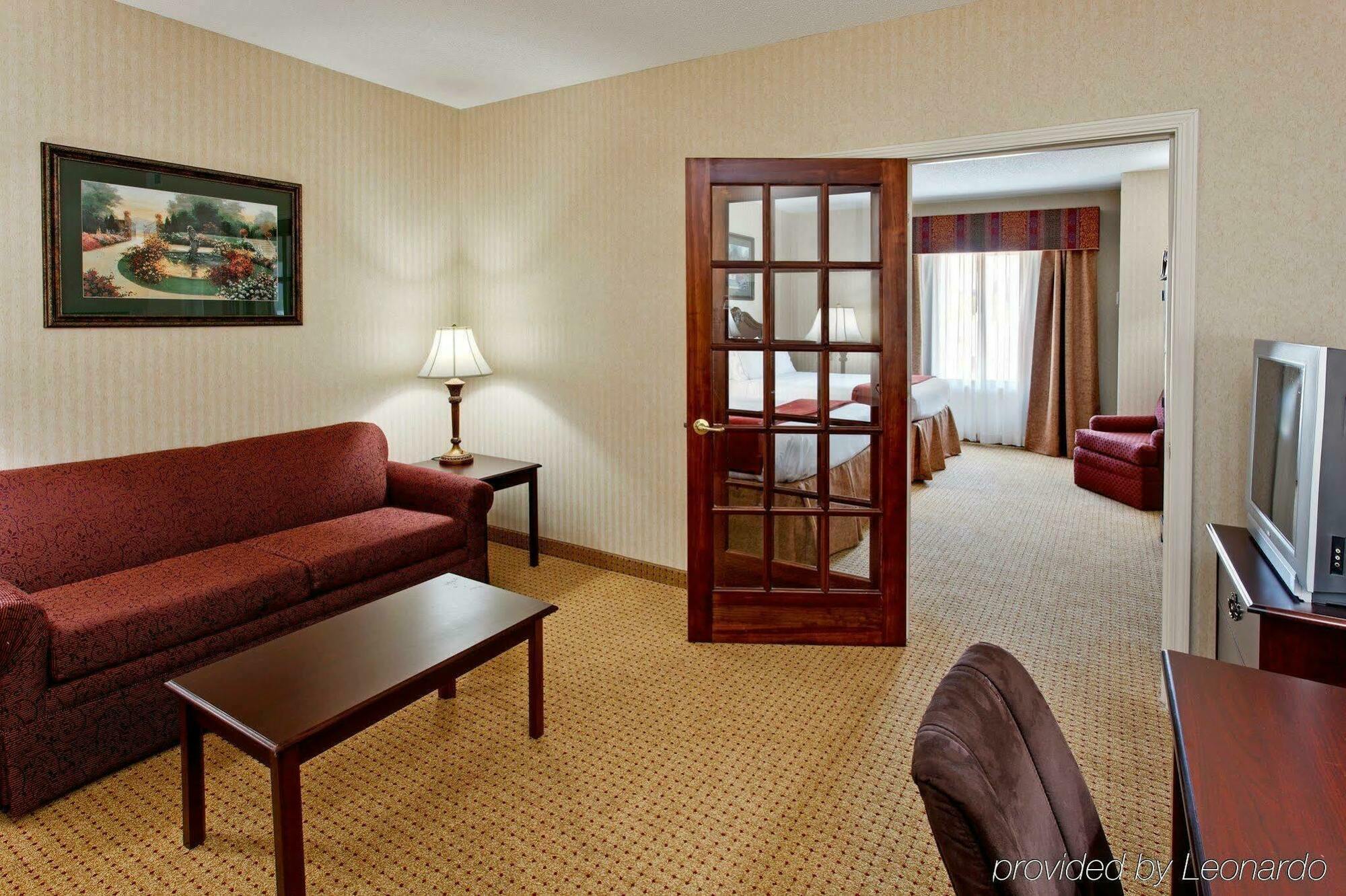 Express & Kingsport-meadowview I-26 By Ihg Kingsport