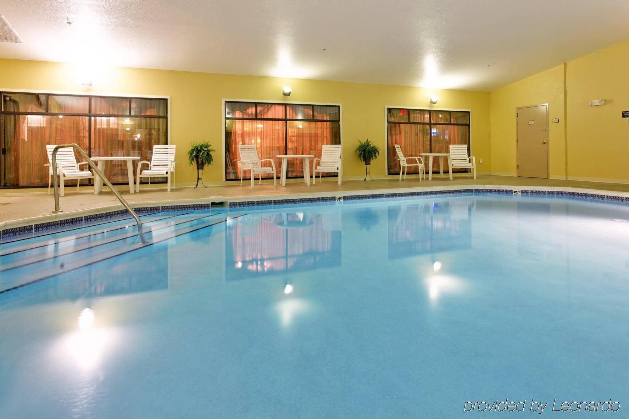 Express & Kingsport-meadowview I-26 By Ihg Kingsport
